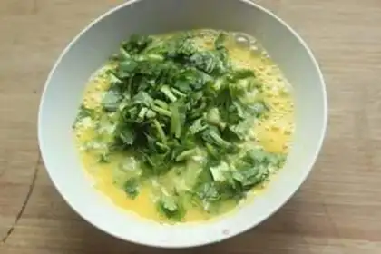 Make Quisine fried eggs step 1