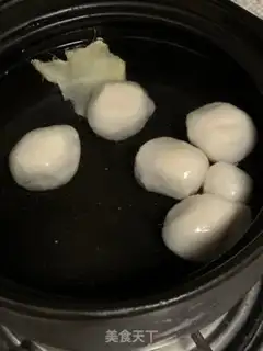 Make Two mushrooms, round soup step 0