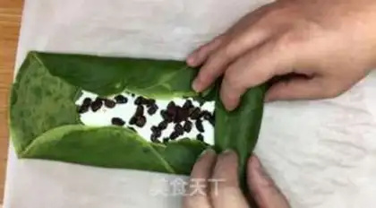 Make Net red tea towel rolls step 11