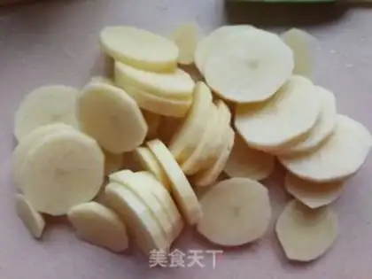 Make Spicy potato chips step 1