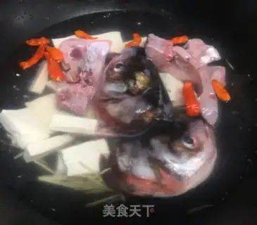 Make Oscillated fish head step 1