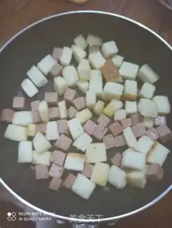 Make Toast ham and eggs step 5