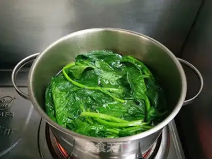 Make Spinach platter step 1