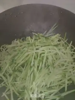 Make Shrimp radish soup step 4