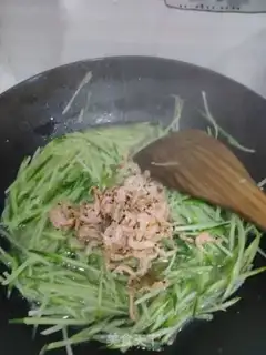 Make Shrimp radish soup step 7