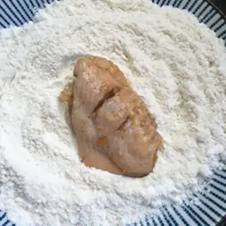 Make Garlic fried chicken wings step 8