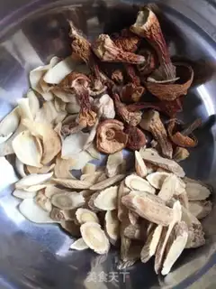 Make Old Dove Soup from the Yellow Rocks step 1