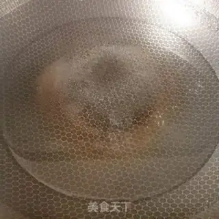 Make Soy sauce and pork tofu soup step 2