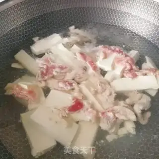Make Soy sauce and pork tofu soup step 4