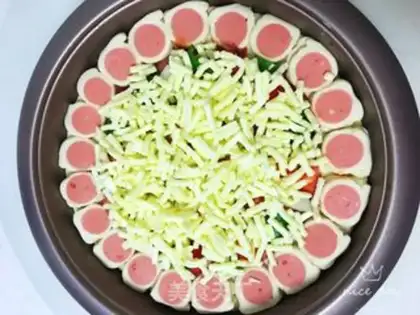 Make Bacon pizza by ham step 16