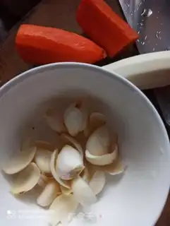 Make Carrot Mountain medicine is evaporating lilies step 1