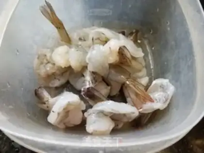 Make Pixie-tail shrimp ball step 4