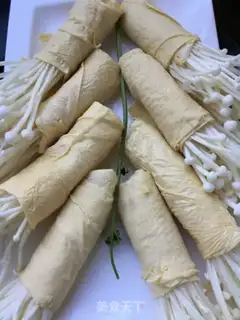 Make Hot cabbage with bean-spill mushroom rolls step 2