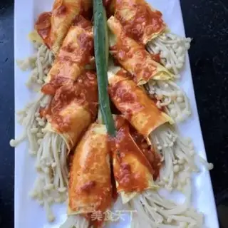Make Hot cabbage with bean-spill mushroom rolls step 11