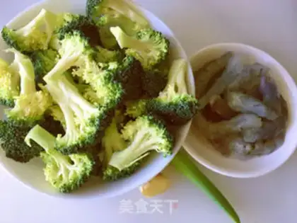 Make Shrimp balls with broccoli step 0