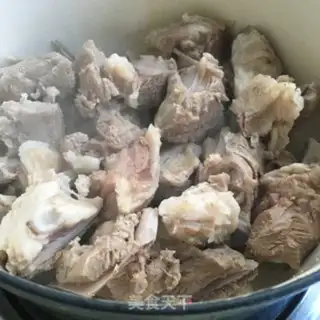 Make The lamb stews the carrots step 3
