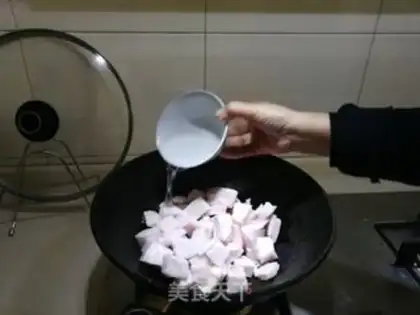 Make Make pig oil step 1