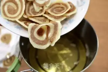 Make Snack cat ears step 10