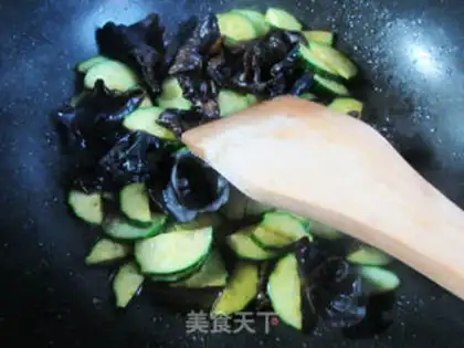 Make Black Muer makes cucumbers step 5