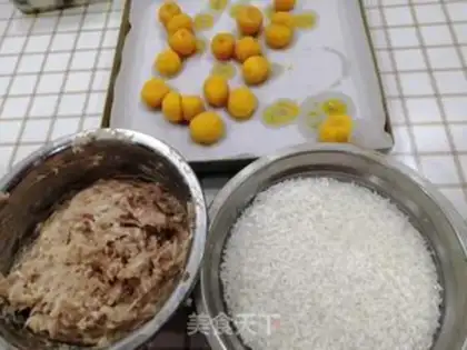 Make Eggs and pearls step 0