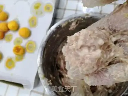 Make Eggs and pearls step 2
