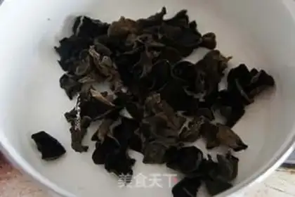 Make Spicy black ear step 0