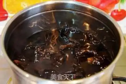 Make Spicy black ear step 3