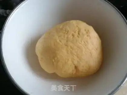 Make Pumpkin nuts and sugar buns step 1