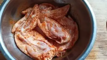 Make Orléans roast chicken wings step 3