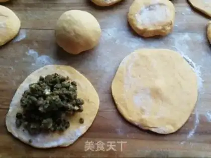 Make Pumpkin nuts and sugar buns step 6