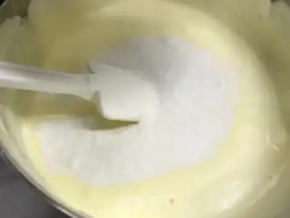 Make Puffy cupcakes step 8