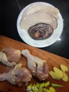 Make Ham scrunch chicken leg step 1