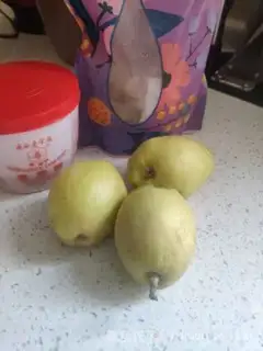 Make Pear cream malt lollipops step 0