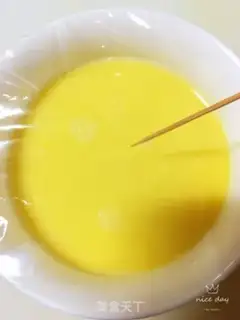 Make Squeeze ham and eggs step 4