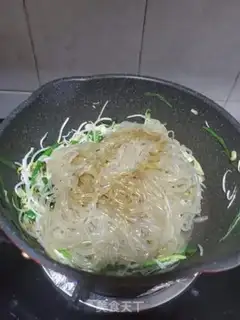 Make The green bean sprouts step 8