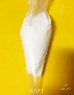 Make Mango cream and snow step 9