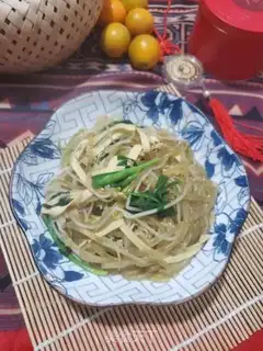 Make The green bean sprouts step 11