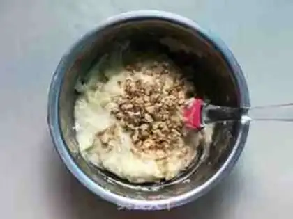 Make Banana walnut marfin step 7