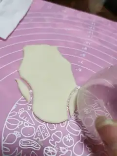Make The rabbit bean bun step 5