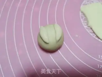 Make The rabbit bean bun step 6