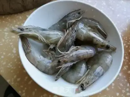Make Shrimp crumbling pastry soup step 0