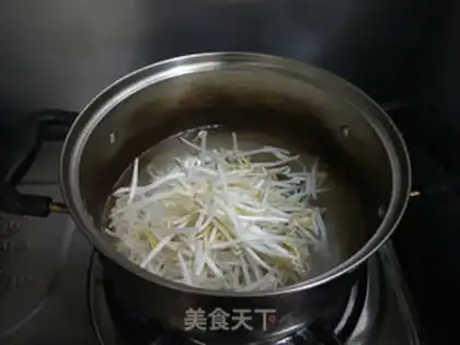 Make Three Spring Rolls step 3