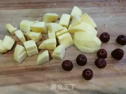 Make Cider and eggnut soup step 1