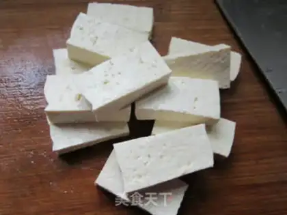 Make Water burns old tofu step 1