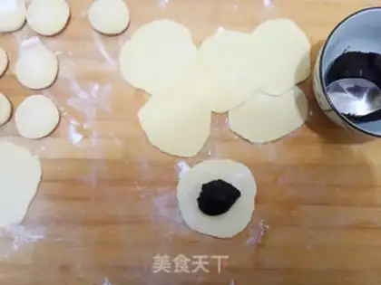 Make Sticky bean buns step 5