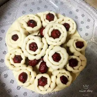Make Red-tree bouquet step 9