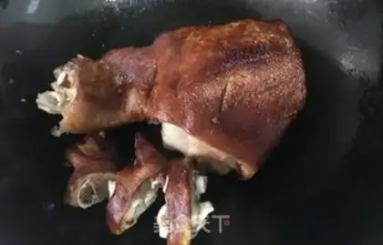 Make Red burning pig hoof step 1