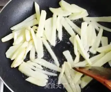 Make Onion burning potatoes step 2