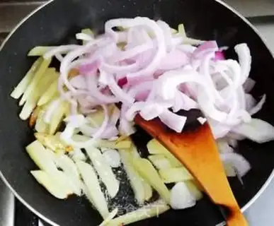 Make Onion burning potatoes step 3