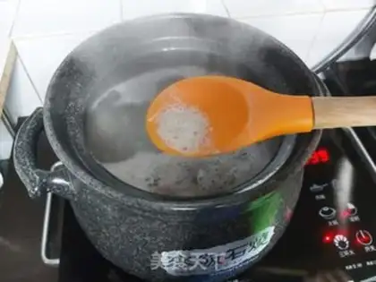 Make Homemade pig skin freeze step 2